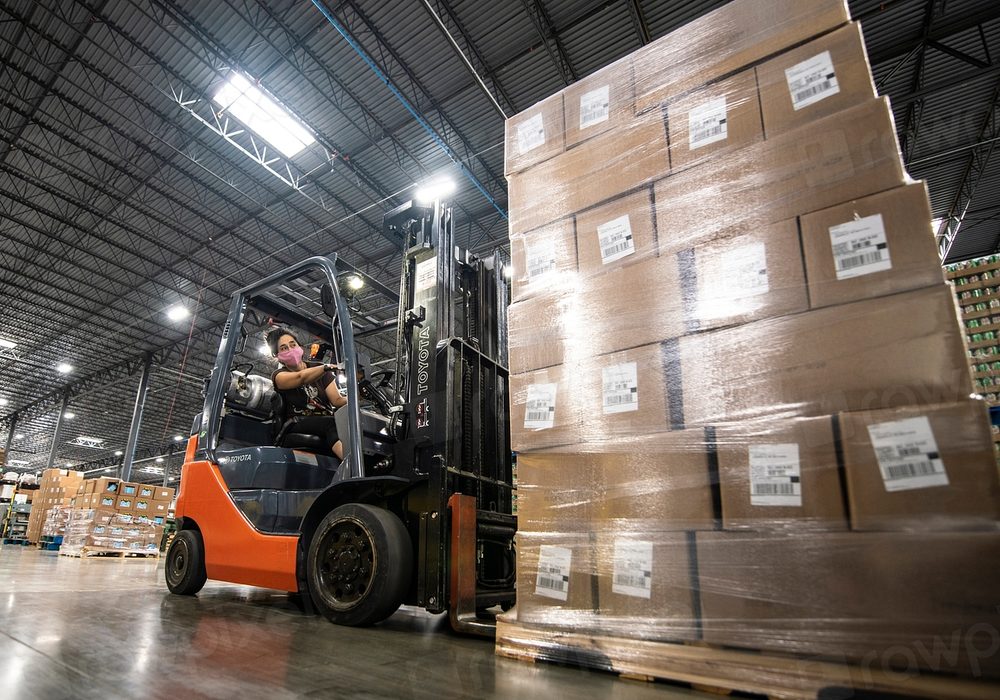 Entrepôt logistique